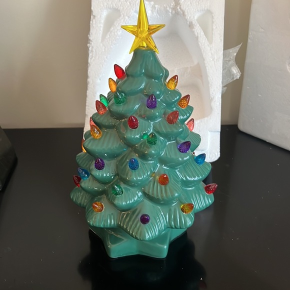 Ceramic light up Christmas tree - Picture 4 of 10